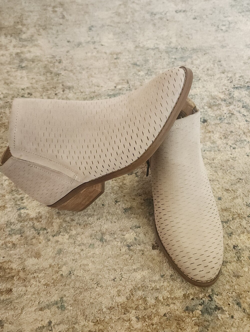 Lucky Brand Fabiana Beige Suede Booties 7.5 Western Boho Detailed